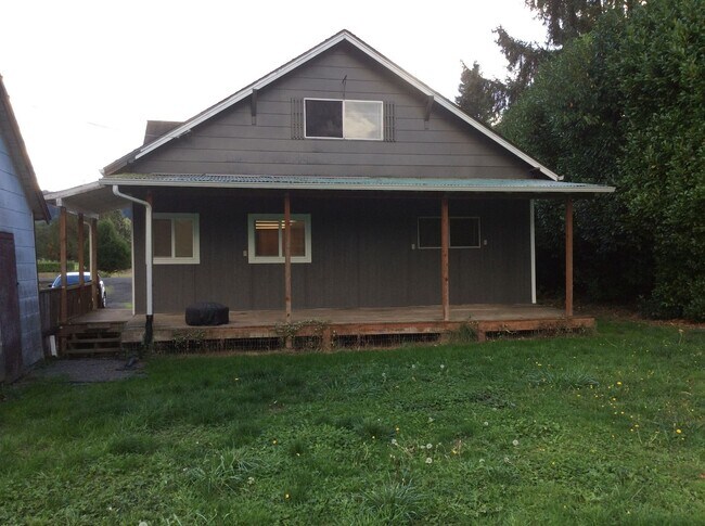 Building Photo - Holiday Special - 1/2 First Month's rent!!