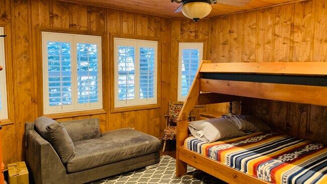 Building Photo - 24913 Matterhorn Ct