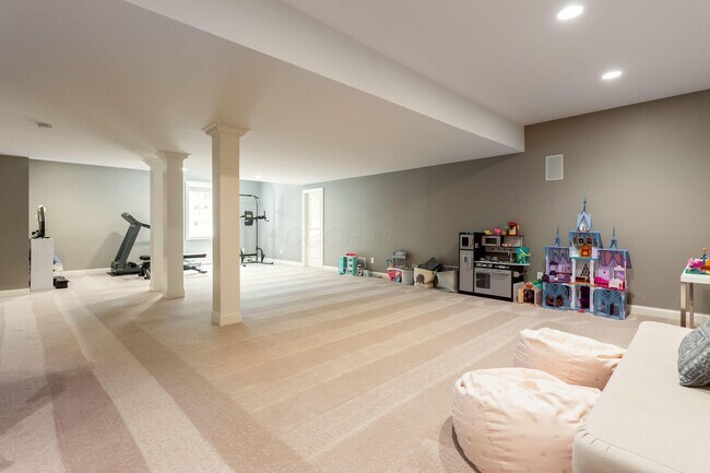 Building Photo - 7200 Ashcombe Ct