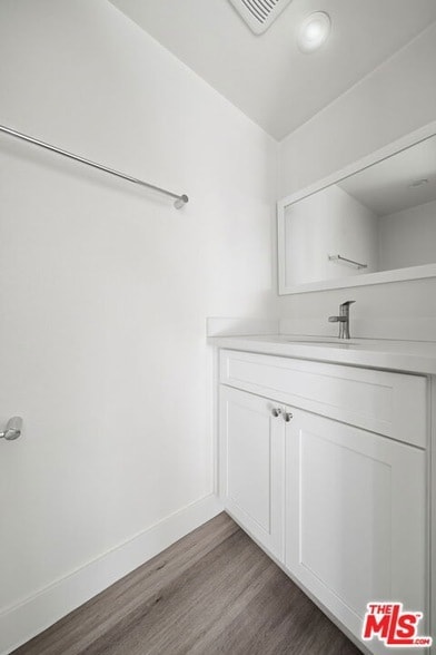 Building Photo - 6616 Sylmar Ave