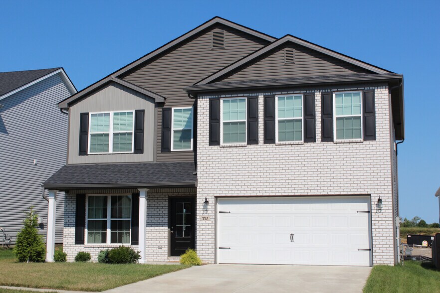 Front - 117 Gibson Way