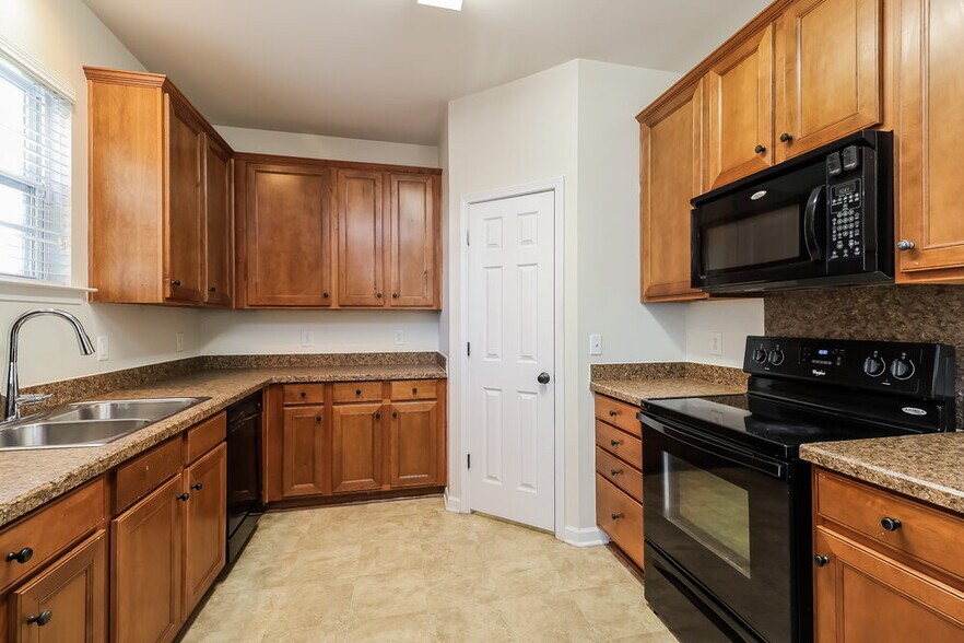 Building Photo - 9572 Turning Wheel Dr