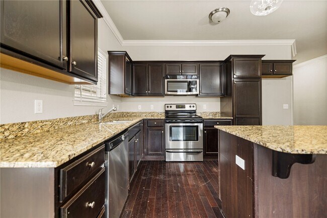 Building Photo - 614 N Keats Dr