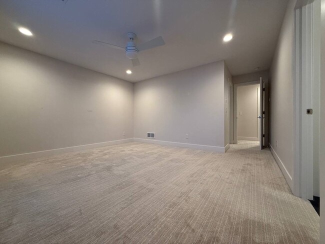 Building Photo - Beautiful 4BR/3.5BA Home in Granger – Spacious & Updated!