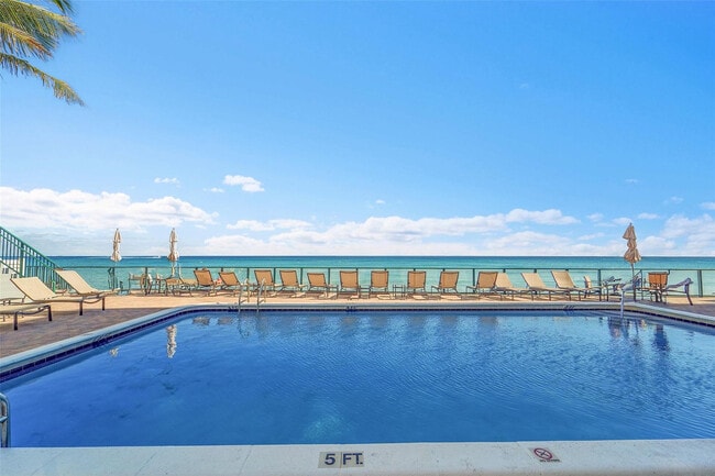 Building Photo - 1239 Hillsboro Mile