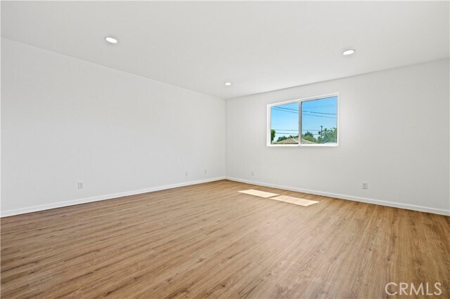 Building Photo - 11549 Kagel Canyon St