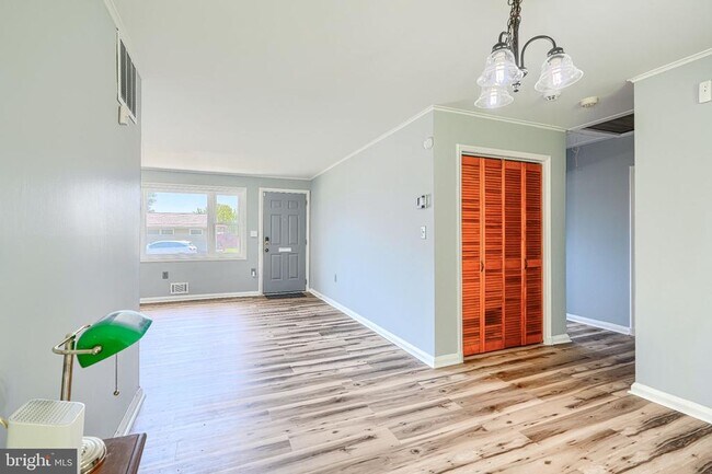 Building Photo - 5506 Adleigh Ave