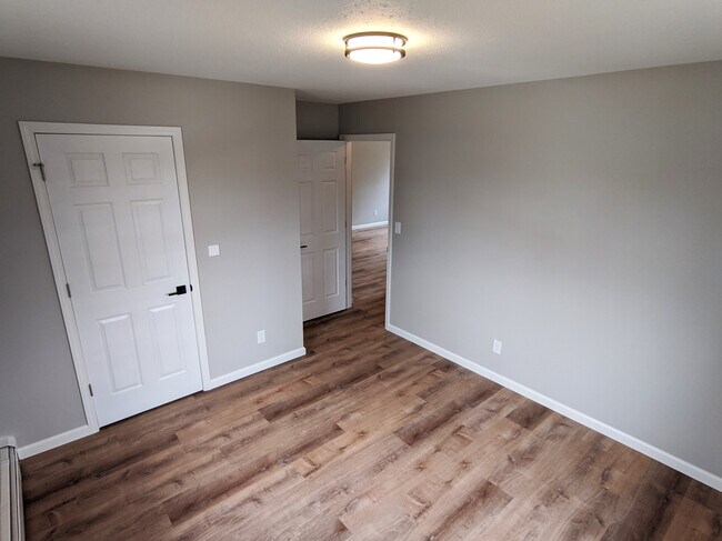 Building Photo - 1101 Spring Creek Rd