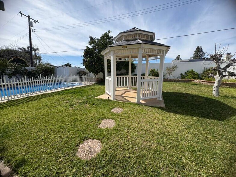 Building Photo - 2959 Texas Ave