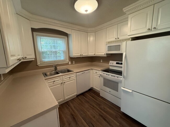 Building Photo - 3346 Oak Trees Ct