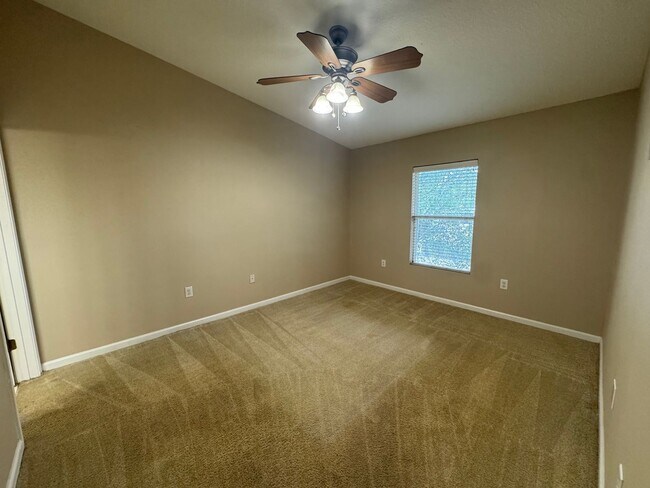 Building Photo - Nature's Hideaway 3BR Condo Available for Now!