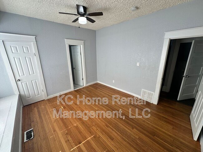 Building Photo - 6118 S Benton Ave