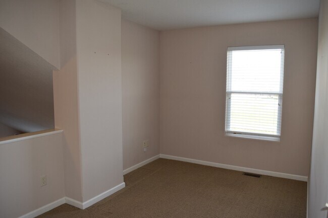 Building Photo - 10039 Oak Trail Rd