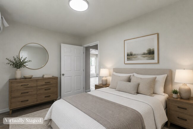 Building Photo - Updated 2 Bedroom Home in Red Bank