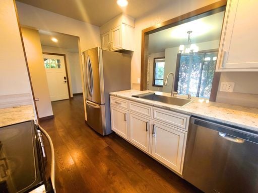 Building Photo - Gorgeous Kirkland South Rose Hill Home, AV...