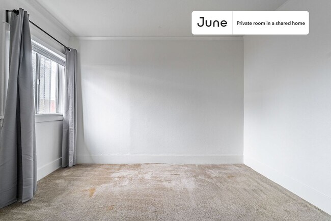 Building Photo - Room in Shared 4 bed/2 bath home