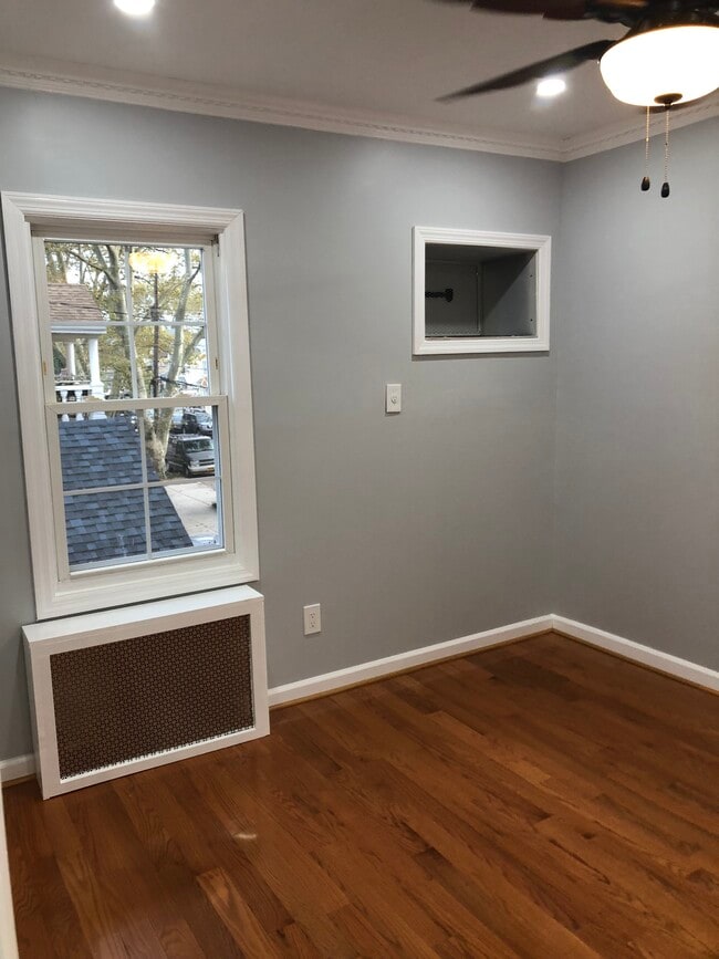 Building Photo - 135-06-106 107th Ave