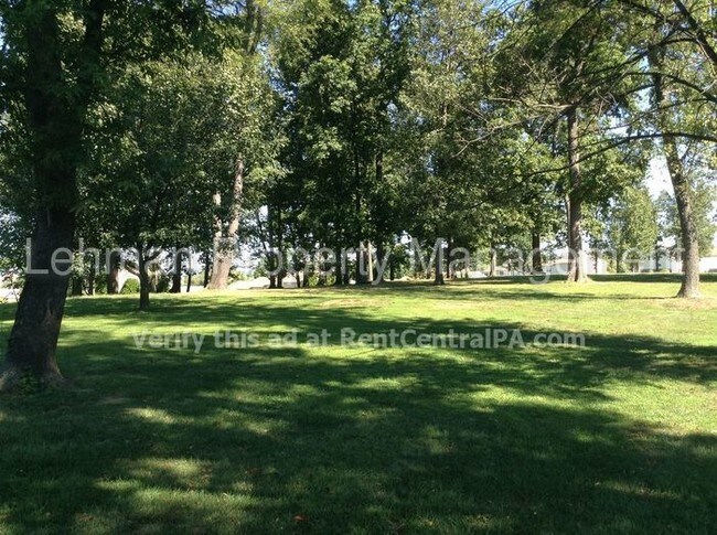 Building Photo - 836 Allenview Dr