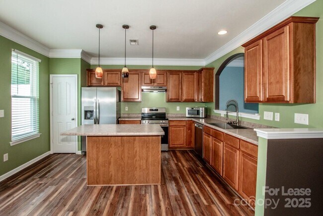 Building Photo - 9366 Greenheather Dr