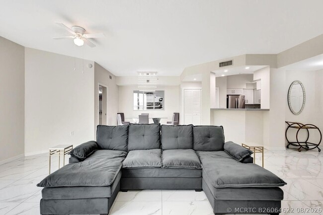Building Photo - 802 W Windward Way
