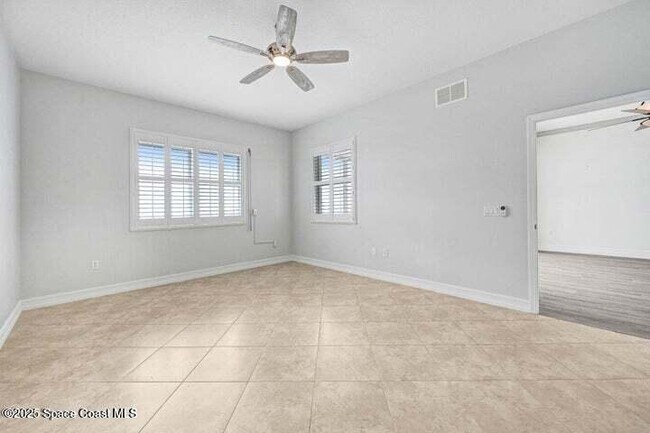 Building Photo - 3 Indian River Ave