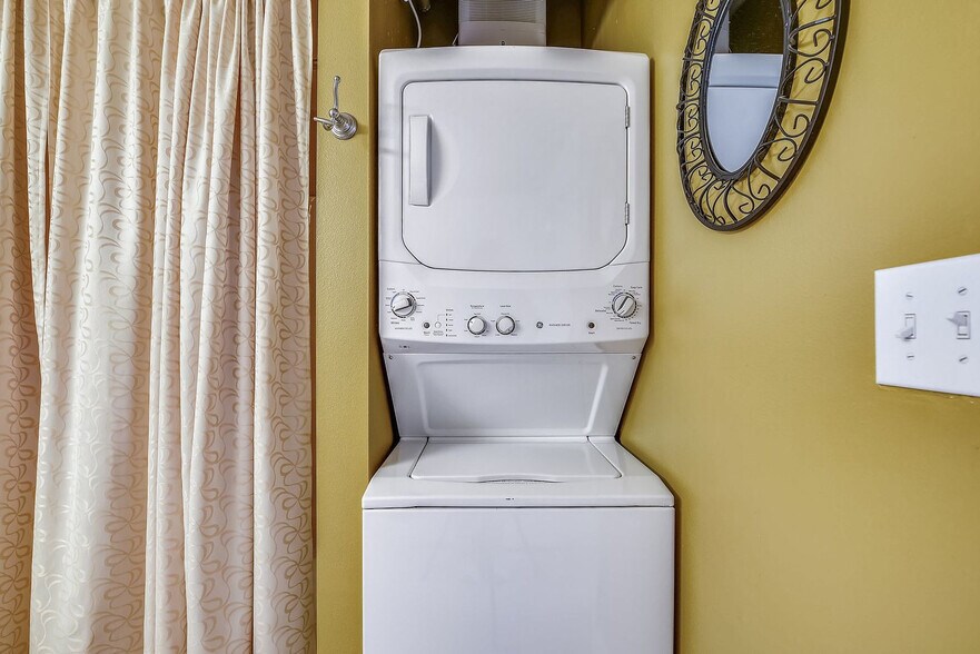 Building Photo - 104 Gulfside Ct