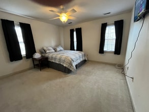 Building Photo - 0 N Cresthill Ct