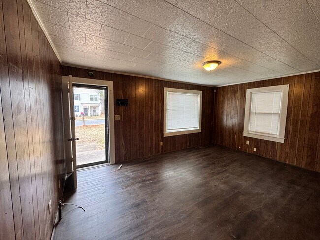 Building Photo - 2/1 House in Shelby, NC - House will be deep cleaned