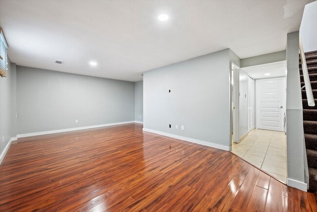 Building Photo - 651 S Xenon Ct