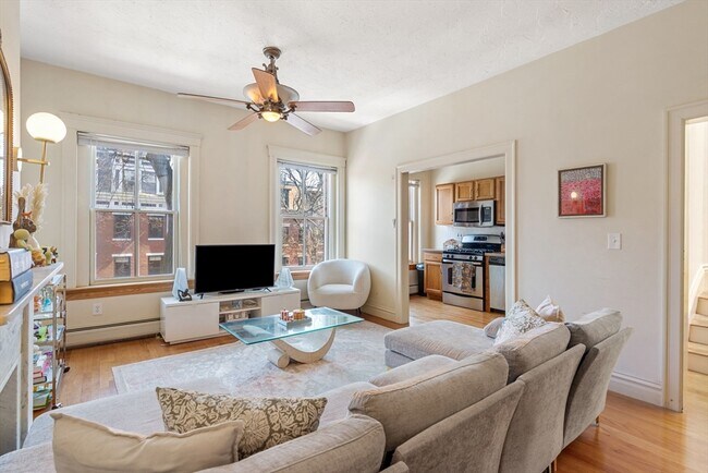 Building Photo - 70 Rutland St