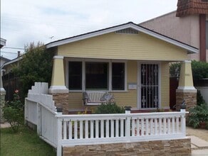 Building Photo - Charming 3 bedroom / 1 Bath House