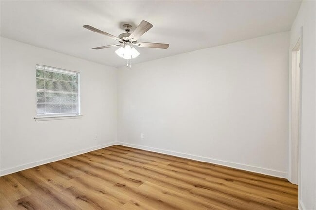 Building Photo - 278 Oriole Dr