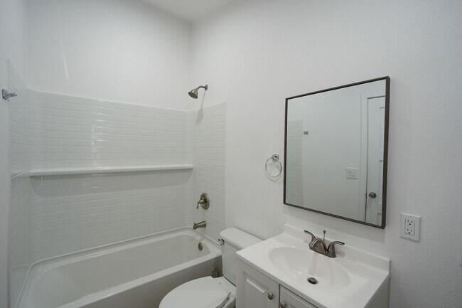 Building Photo - 26074 Bay Ave