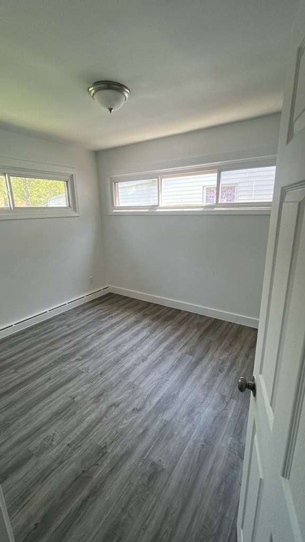 Building Photo - 4040 W 23rd Ave