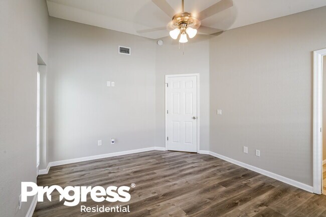 Building Photo - 9837 Violet Dr