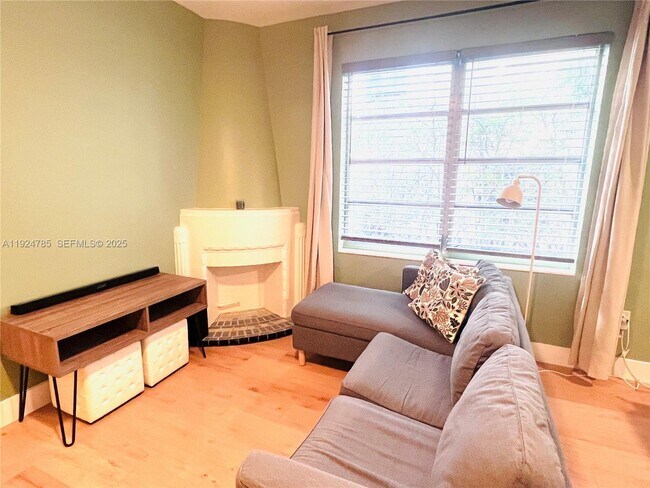 Building Photo - 1525 Meridian Ave