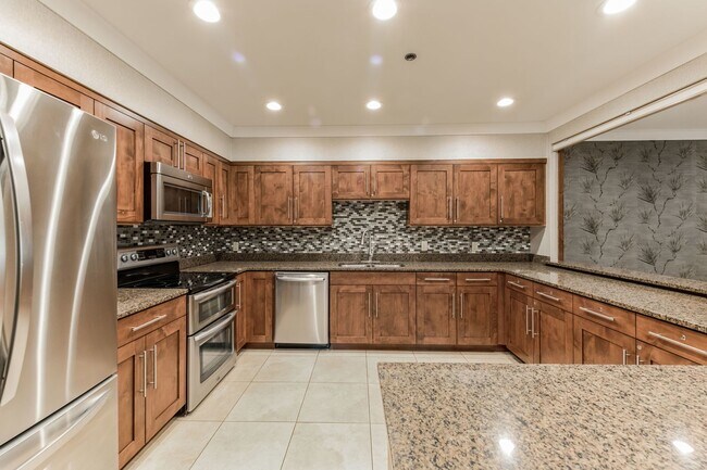 Building Photo - American Towers Furnished Condominium Downtown Salt Lake City