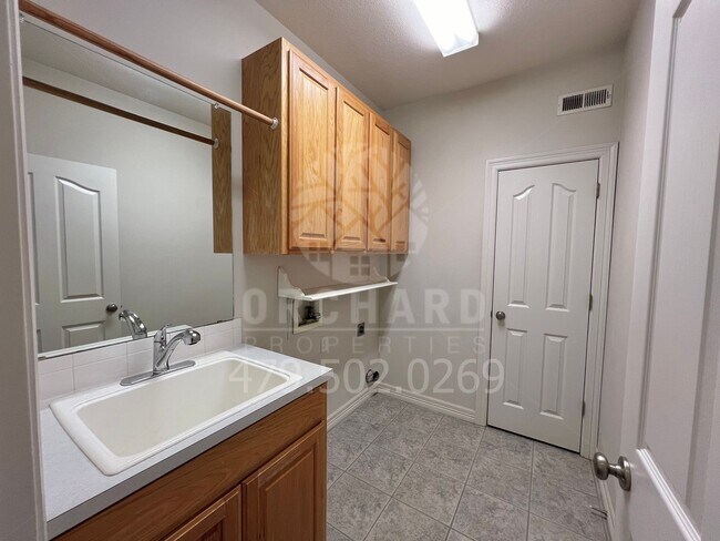 Building Photo - Single Family Home | Tontitown, AR | Stunning Home with Separate Shop