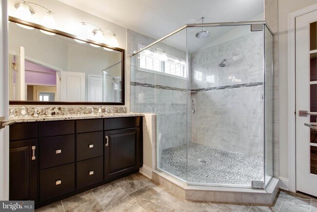 Building Photo - 8526 Pine Springs Dr