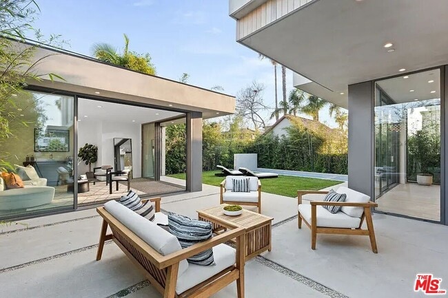 Building Photo - 6132 Maryland Dr