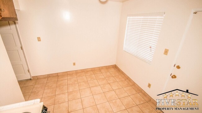 Building Photo - 2700 Ashe Rd