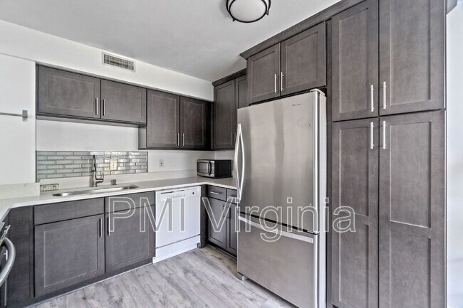 Building Photo - 1301 Hampton Blvd