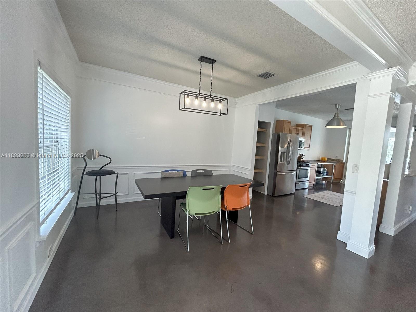 Building Photo - 5708 S Plum Bay Pky