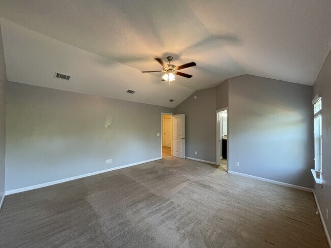 Building Photo - Home For Rent