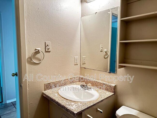 Building Photo - 1102 Hickory Grove Dr