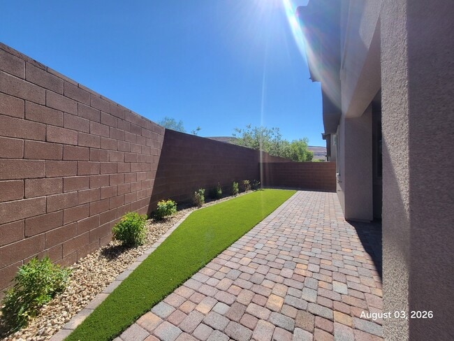 Building Photo - 9645 Jade Rise Ave