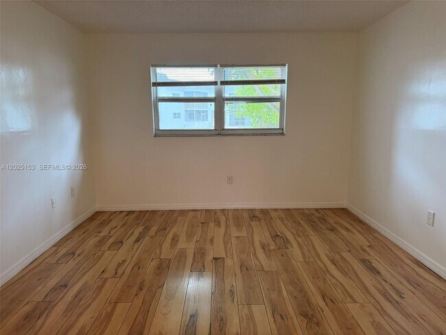 Building Photo - 6503 Winfield Blvd