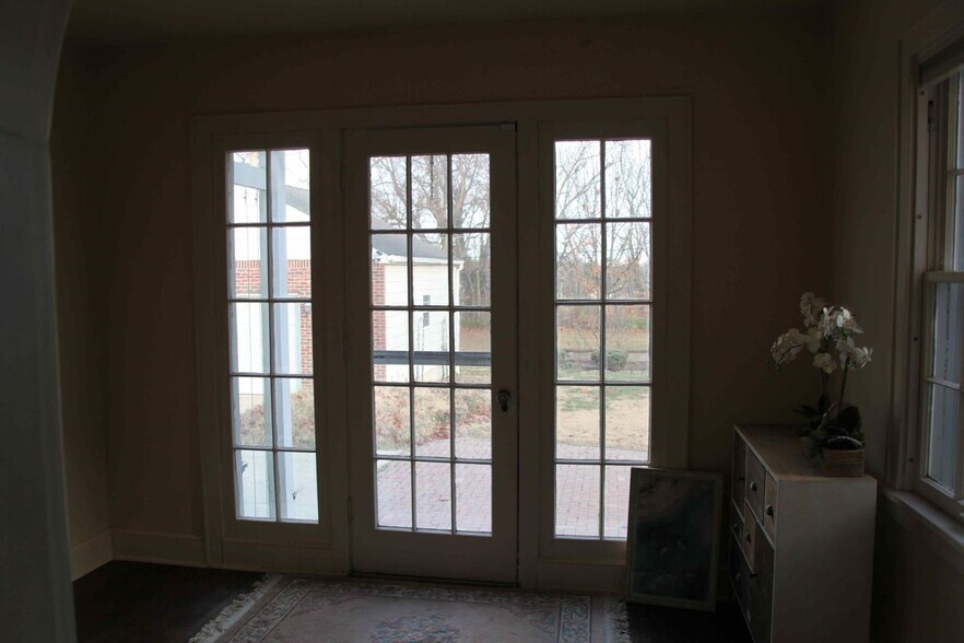 Building Photo - 1029 N Noyes Blvd