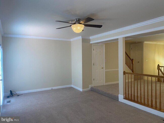 Building Photo - 5713 Wood Creek Ln
