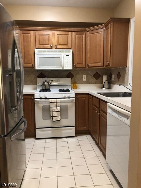 Building Photo - 400 North Ave